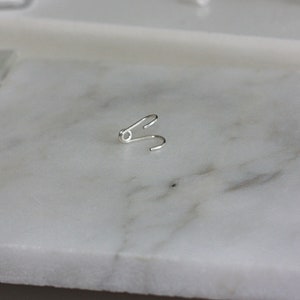 Double open hoop diamond earrings claw diamond ear jacket image 3