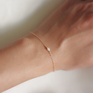 Dainty gold oval pearl bracelet image 6