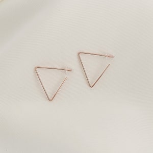 Triangle wire earrings, geometric, minimal earrings image 2