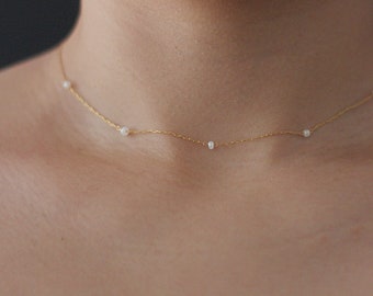 Ultra fine beaded pearly necklace