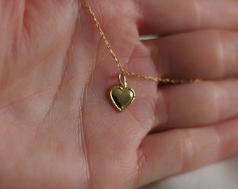 Dainty heart necklace - small heart choker