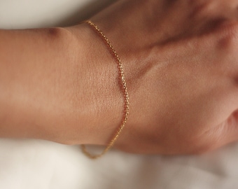 Simple dainty bracelet, gold cable chain bracelet