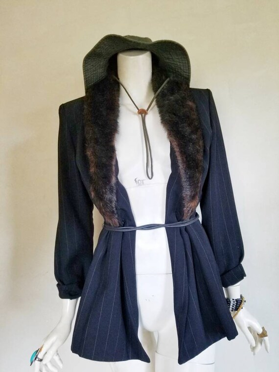 Vintage Jessica Howard Brown Fur Trimmed Neck Stri