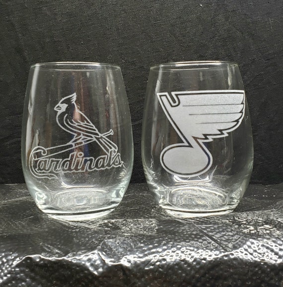 16 oz Set of 2 White Wine Glasses Etched Dartmouth