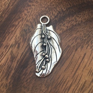 Flower Petal Pendant with Pistil, Pewter Pendant, Nature Jewelry, Flower Pendant, Flower Petal Charm, Flower Petal Pendant