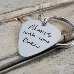 Guitar Pick Key Chain, Votre porte-clés décriture manuscrite ou police, Porte-clés personnalisé, porte-clés pour lui, porte-clés pour elle, Custom Guitar Picks image 2