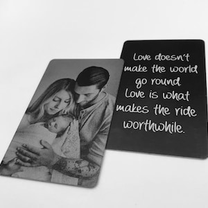 Grabado con láser - Imágenes permanentes - Tarjeta de billetera - Bebé recién nacido - Foto familiar - Personalice su propio texto, frente y dorso, o agregue escritura a mano