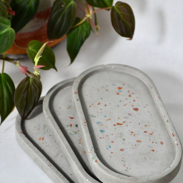 Zero waste gray terrazzo Style Tray, Long Round Dish, Jewelry catch all, Entry table, Coffee Table, candle holder, Concrete Decor,