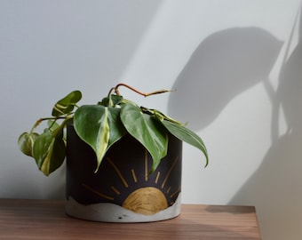 Minimal Charcoal Gold Painted Sun Planter | Multiple Sizes | With or Without drainage Holes | Concrete Home Decor | Sunrise handpaint