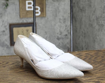 NEU mit Etikett Jewel Badgley Mischka Toe Heels Schuhe Silber Grau 7.5M