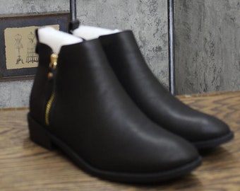 NWT Journee Collection Ankle Boots ELLIS-BOOTIE Black 6M