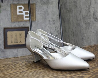 Nwt Easy Street Dress Block Heel Pump Silver Satin Gray 9w