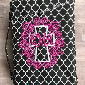 Zippered Bible Case Protective Cover Monogrammed Design Personalized Scripture Holder Microfiber Quatrefoil Pattern Custom Religious Accessory Carry Handle Feature Ribbon Bookmark Detail Inside Storage Pocket Church Essential Bible Study