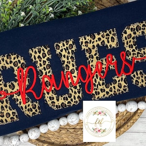 Sudadera personalizada con aplique de leopardo para mostrar el espíritu escolar: Sudadera con cuello redondo y mascota personalizada - Camiseta de apoyo al equipo de animación