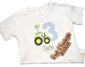 Chemise d'anniversaire pour tout-petit, tenue de fête à thème ferme personnalisée pour garçon, vêtements personnalisés, conception de tracteur brodée, numéro d'âge, cadeau de célébration