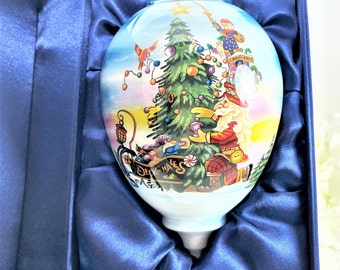 Ne'Qwa Art 7211109 Cuddling Kittens Hand-Painted Blown Glass Ornament White Ne'Qwa Art 7211109 Cuddling Kittens Hand-Painted Blown Glass Ornament White
