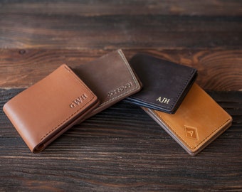 Gepersonaliseerde lederen portemonnee, mens lederen portemonnee, mannen portemonnee, mannen portemonnee leer, mannen portemonnee gepersonaliseerd, bifold portemonnee, groomsmen cadeau