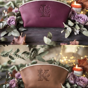 Bridesmaid gifts, Leather makeup bag, Mothers day gift, Personalized gift, Bridesmaid, Gift for her, Personalized with Floral Initial zdjęcie 4