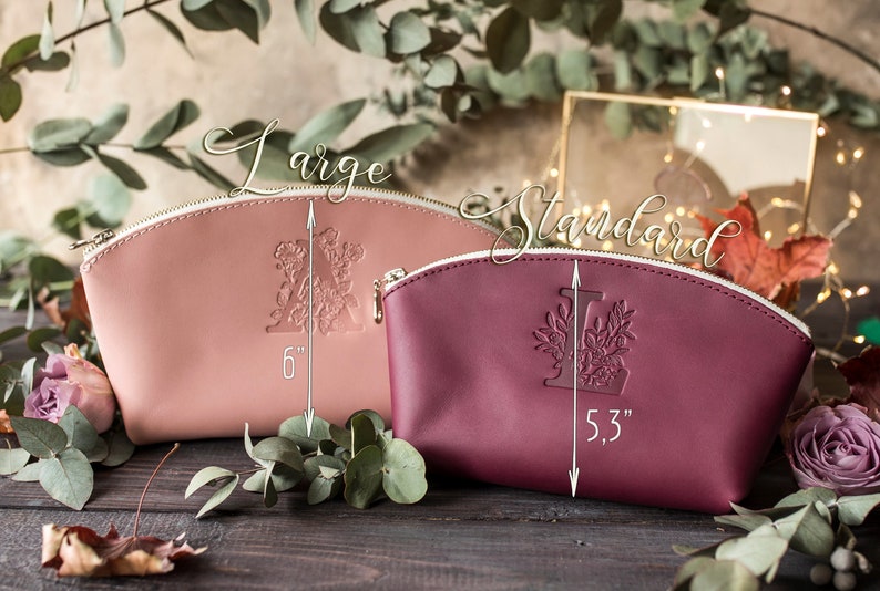 Bridesmaid gifts, Leather makeup bag, Mothers day gift, Personalized gift, Bridesmaid, Gift for her, Personalized with Floral Initial zdjęcie 6