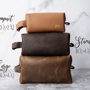 Leder Kulturbeutel personalisierte Trauzeugen Geschenke Leder Dopp Kit personalisiertes Geschenk für ihn Herren Dopp Kit für Männer, einzigartige Buchstaben Bild 2