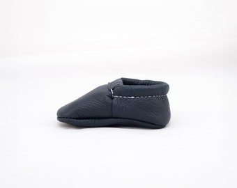 NAVY || loafer moccasin