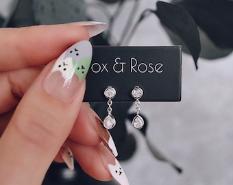 Pendientes colgantes de cadena con delicados engastes de bisel / Pendientes colgantes sencillos y minimalistas / Pendientes delicados de oro de 14k / Pendientes de cadena con circonitas cúbicas / Regalo