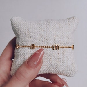 Pulsera de mamá, regalo del día de la madre, pulsera de mamá, pulsera de oro delicada, pulsera inglesa antigua, pulsera con letras, regalo para mamás, pulsera de cadena