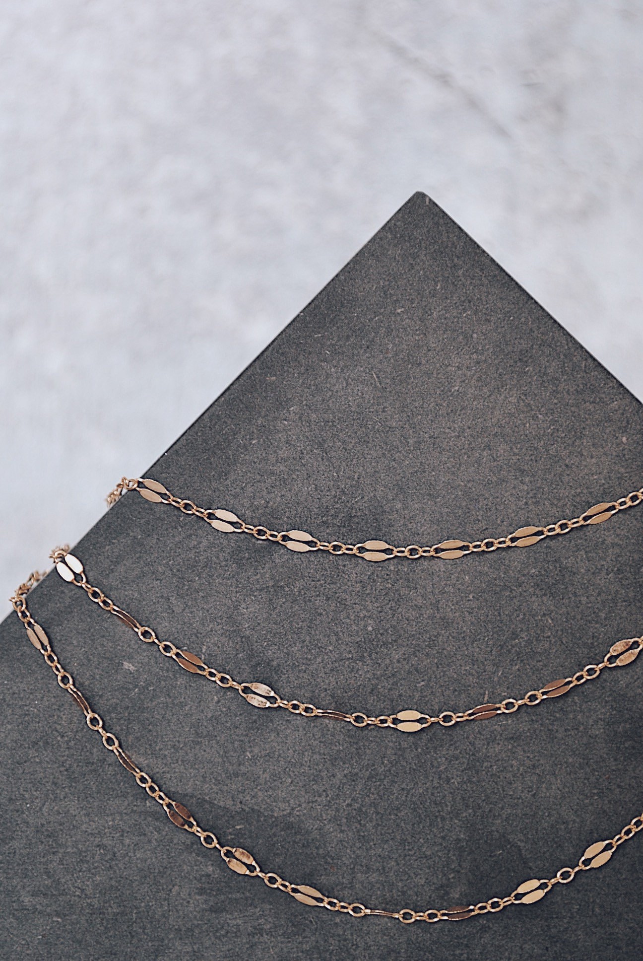 SZYDD Collana di perle a tre strati impilabile multistrato impilabile o utilizzata da sola lunga collana di perle donne ragazze crema gioielli bianchi, As shown, ABS