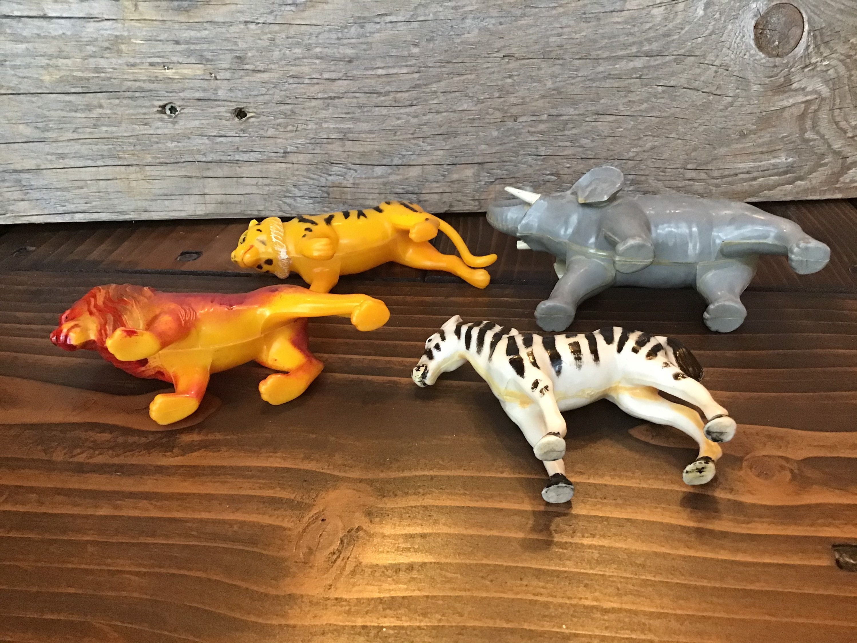 ヴィンテージ食器 プラスチック4客アニマル·͜· ♡ Vintage MCM Ceramic Elephants – Pink & Blue Pair Japan