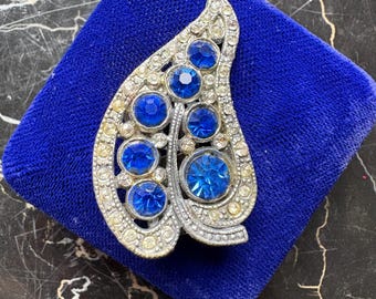 Oude vintage heldere en blauwe strassteentjes pot metalen jurk clip "schopblad"