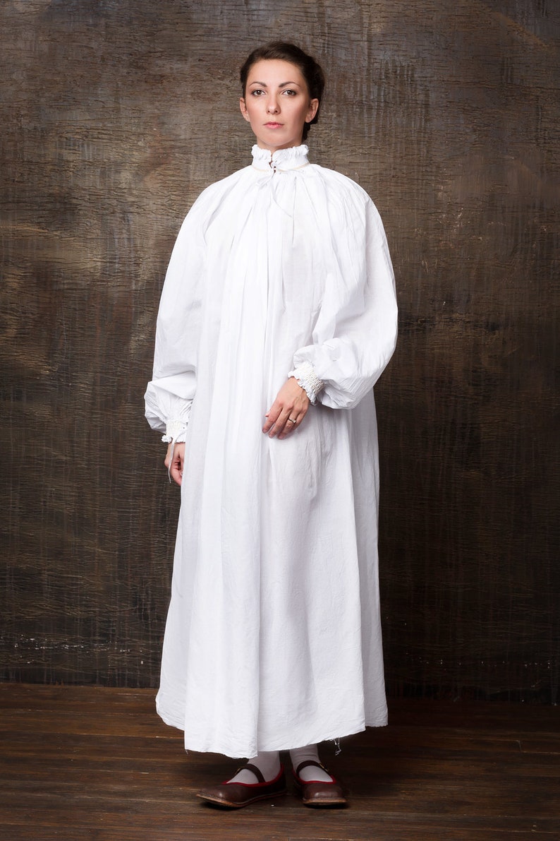 Renaissance German woman long chemise kampfrau 16th century Etsy