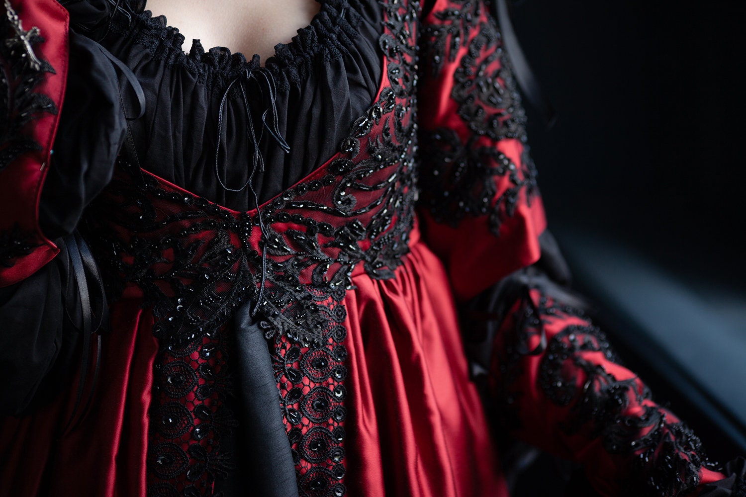 black and red renaissance dress Women's Hooded Renaissance Dress with Train in Black/Purple, size: Medium