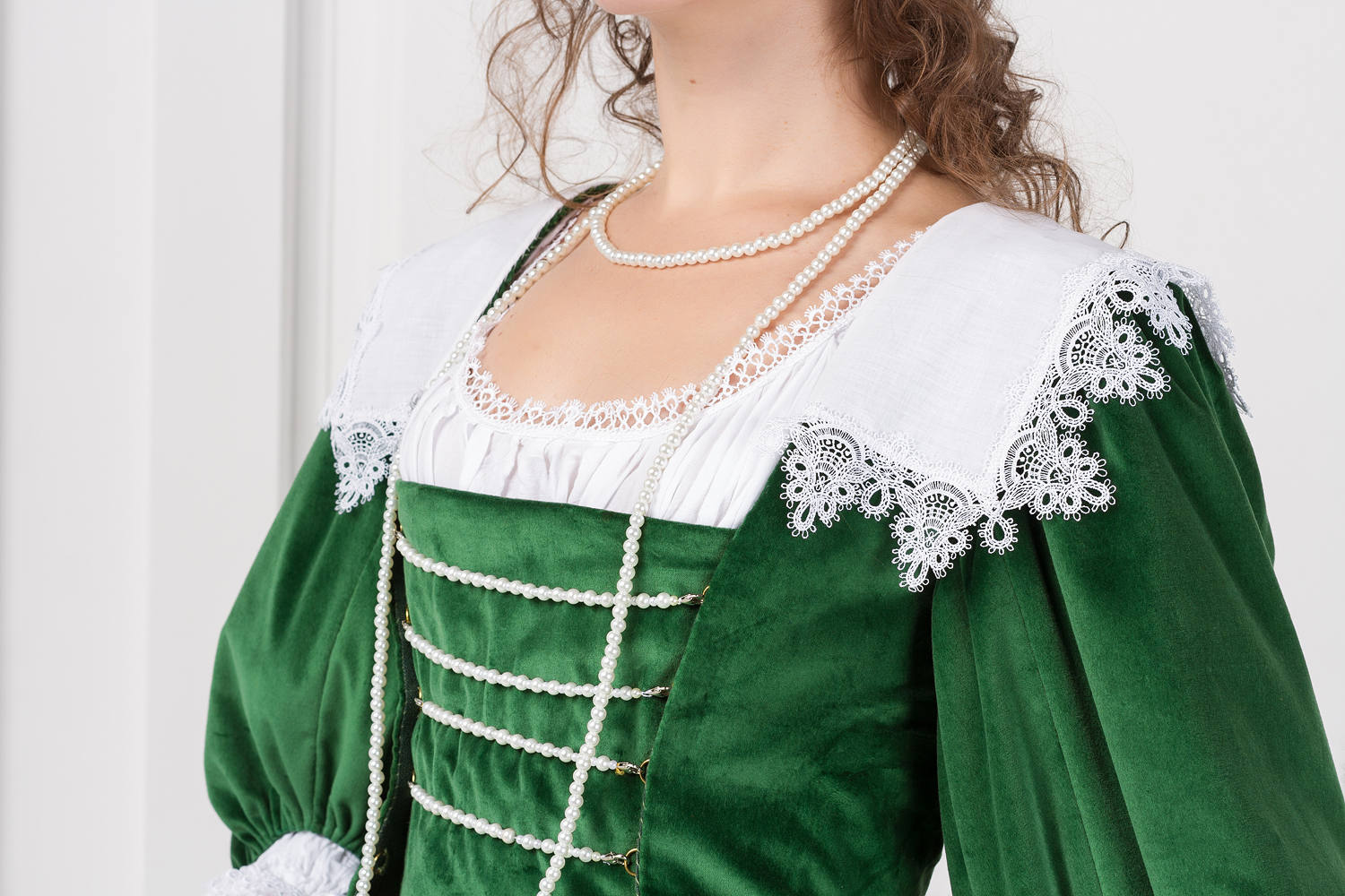 En stock Robe de femme noble baroque 17ème siècle Europe Etsy