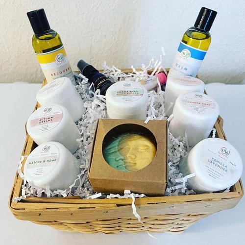 Large Vegan Skincare Basket, Selfcare gift, Relaxation, Mom Gift, Wife Gift, Spa Gift, Holiday Basket