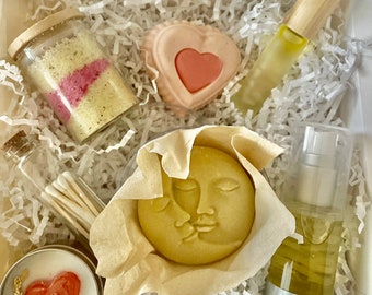 Vegan gift box for her, Mother’s Day gift, girlfriend gift, care box, wife gift, bridesmaid gift, organic gift basket