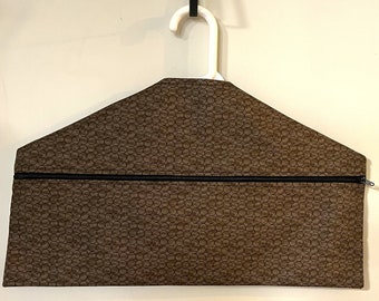 Armario Percha Segura, Esconde tus objetos de valor, Seguro De Viaje, Despedida De Soltera, Regalo De Calentamiento De Casa, Caja Fuerte Oculta, Secret Santa, Elefante Blanco