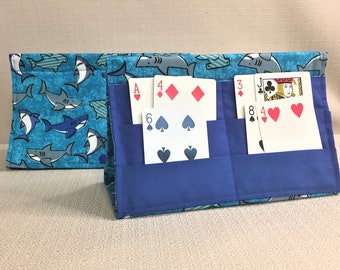 1 soporte de cartas de juego, organizador de juegos de cartas de tela, guardián de cartas de 3 filas. Portador de la tarjeta para niños, Arthritis Aid, Parkinson, Medias, Canasta de Pascua