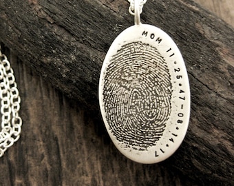 Colgante personalizado de plata esterlina con huella dactilar, joyería conmemorativa que incluye huella dactilar, nombre y fechas.