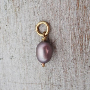 Dije de perla de agua dulce gris: oro de 14 quilates, chapado en oro 14/20 o plata de ley