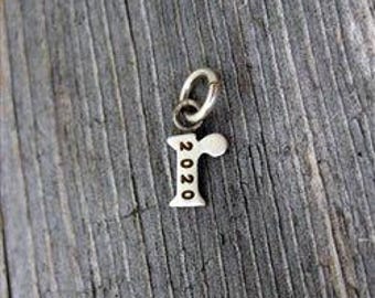 Personalisierter Anhänger mit dem kleinen Babybuchstaben R aus Sterlingsilber