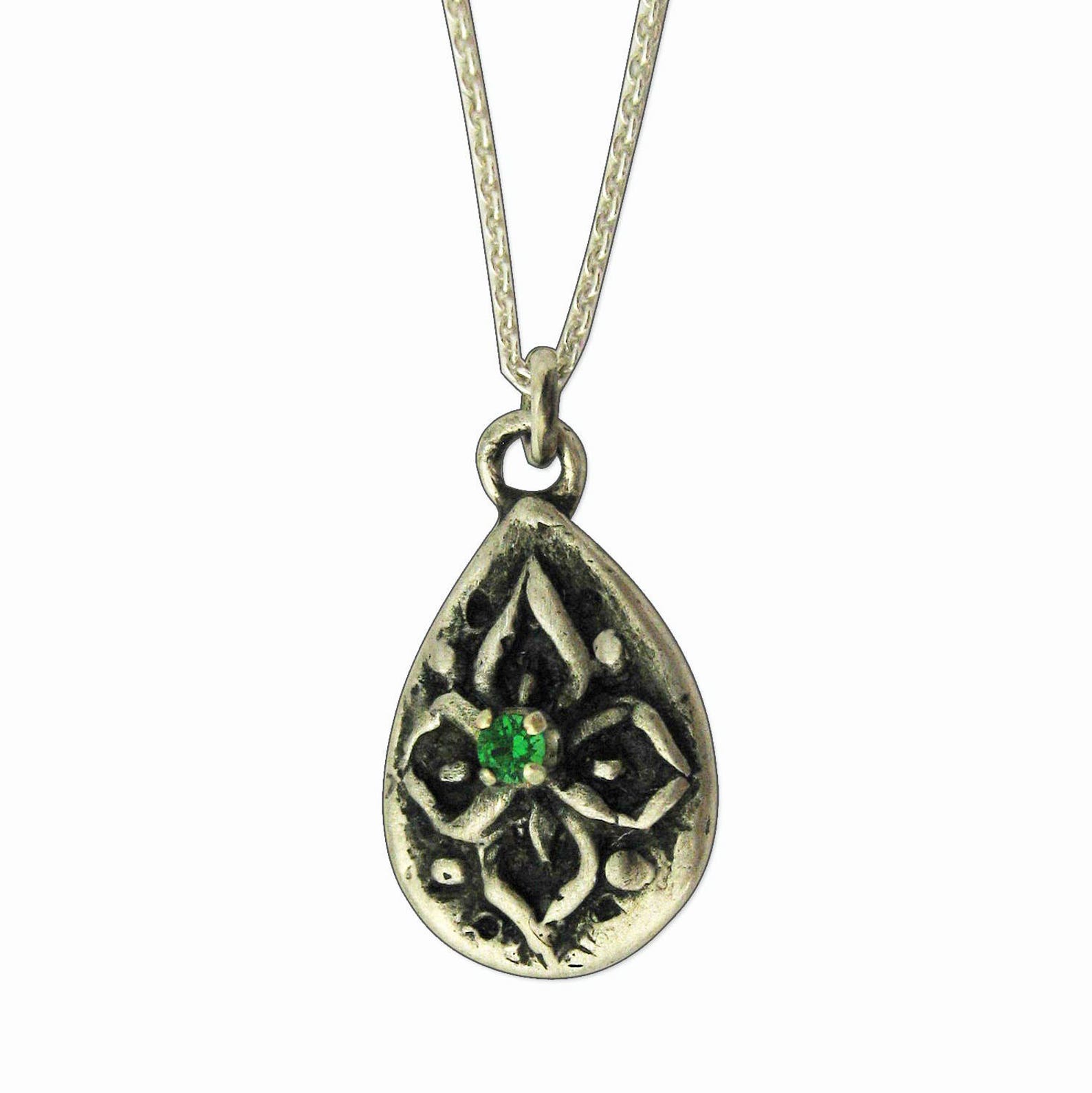 Emerald Celtic Healing Knot Necklace Etsy Canada