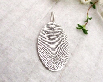 Colgante con huella dactilar en plata de ley