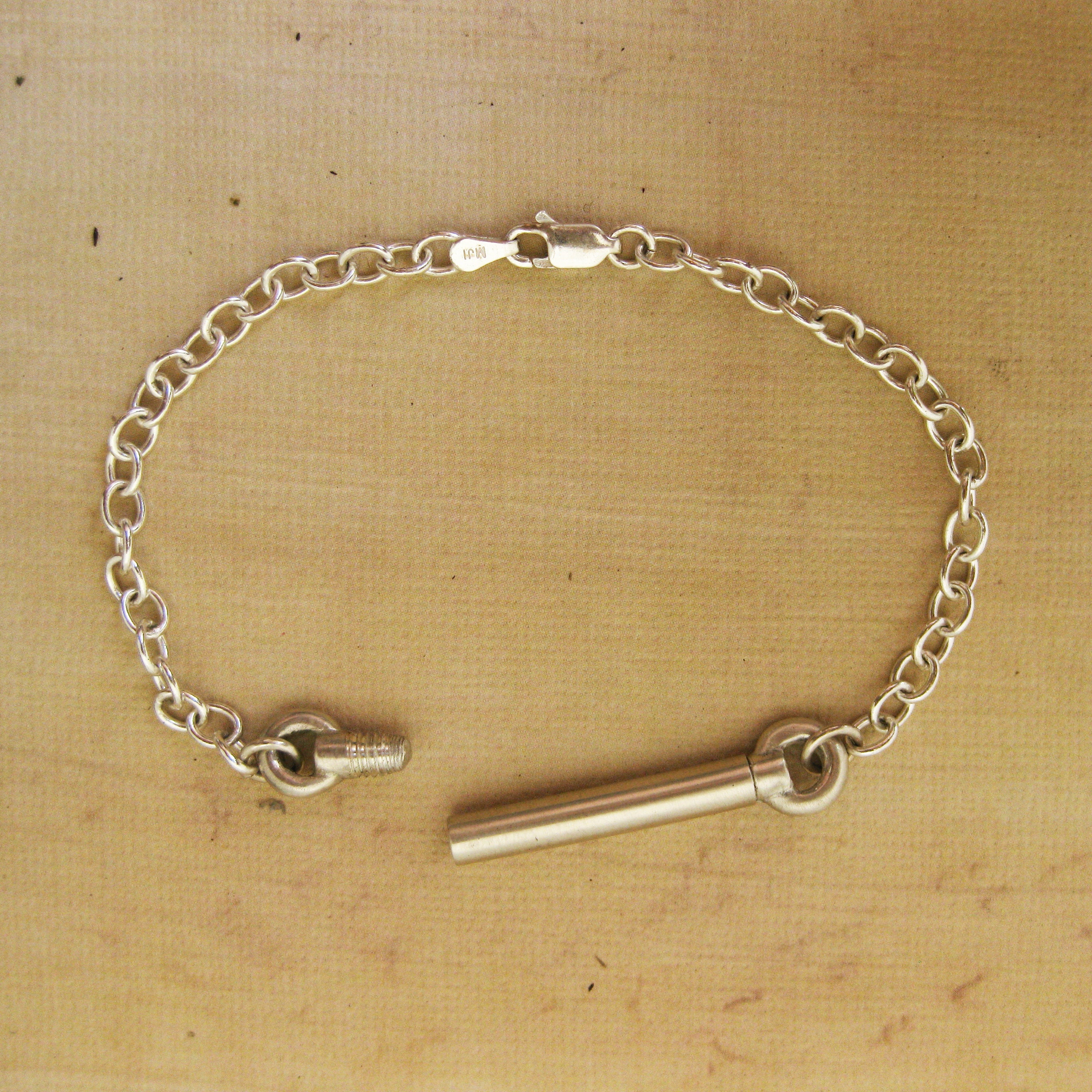 Bracciale a forma di urna a goccia per ceneri, in argento sterling 925