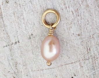 Warm Pink Pearl Charm in Gold, Gold Filled or Silver Finding, 14 Karat Gold Pearl Charm, Rose Gold Pearl Pendant, White Gold Pearl