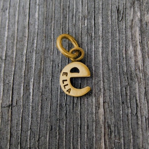 14k oro bebé minúscula E encanto inicial, joyería inicial, colgante inicial, letra de oro, encanto de monograma de oro, oro rosa E inicial de oro blanco