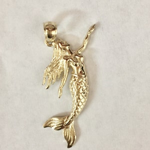 14k Solid Gold Hawaiian Mermaid Pendant