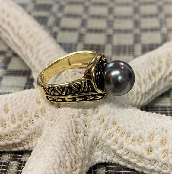 White top gold samoa