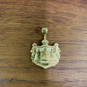 14 Karat gold small Coat Of Arms Hawaii  kids/adult Pendant