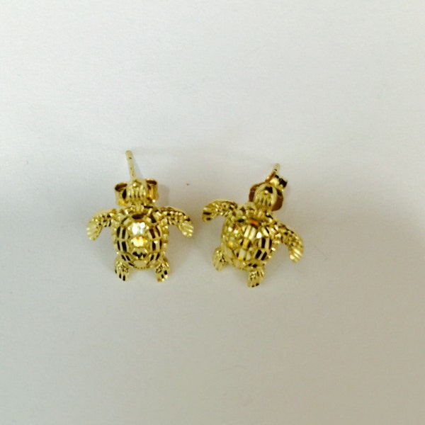 14k yellow gold sea turtle honu stud earrings