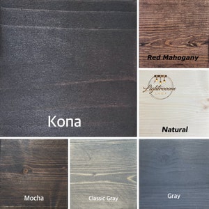 Puede incluir: Un collage de seis muestras de tinte para madera etiquetadas como Kona, Red Mahogany, Natural, Mocha, Classic Gray y Gray. Cada cuadrado muestra una textura de veta de madera y una variaci&oacute;n de color distintas, que van desde el marr&oacute;n oscuro hasta el beige claro y tonos grises fr&iacute;os.